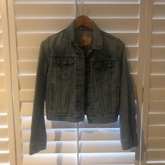 Levi’s Jean jacket - Picture 2 of 4